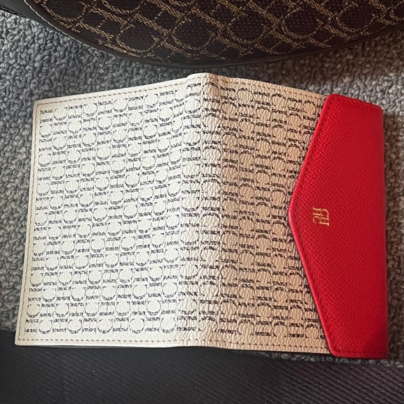 Carolina Herrera Traveler/ Japanese Envelope Wallet - Picture 12 of 14